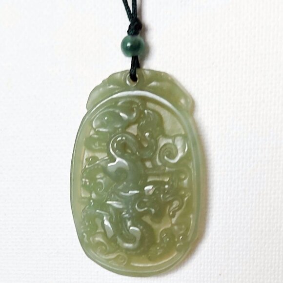 Hand carved Genuine Jade Pendant - Picture 1 of 2